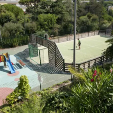 Francia Avec Terrasse Et Piscine Holiday home *